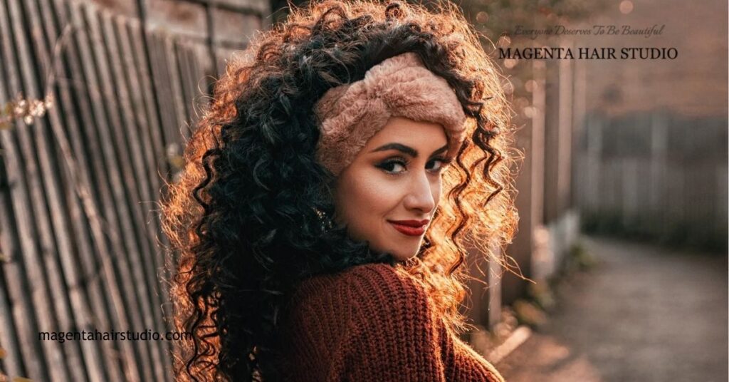 10 Stunning Natural Curly Hairstyles to Embrace Your Curls 11 Selecting Accessories to Enhance Curly Hairstyles