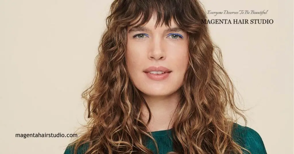 Top Medium Hairstyles for Women: Trendy Looks to Refresh Your Style 3 Textured and Wavy Hairstyles